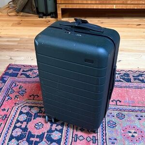 Away Luggage Small Carry On, Green